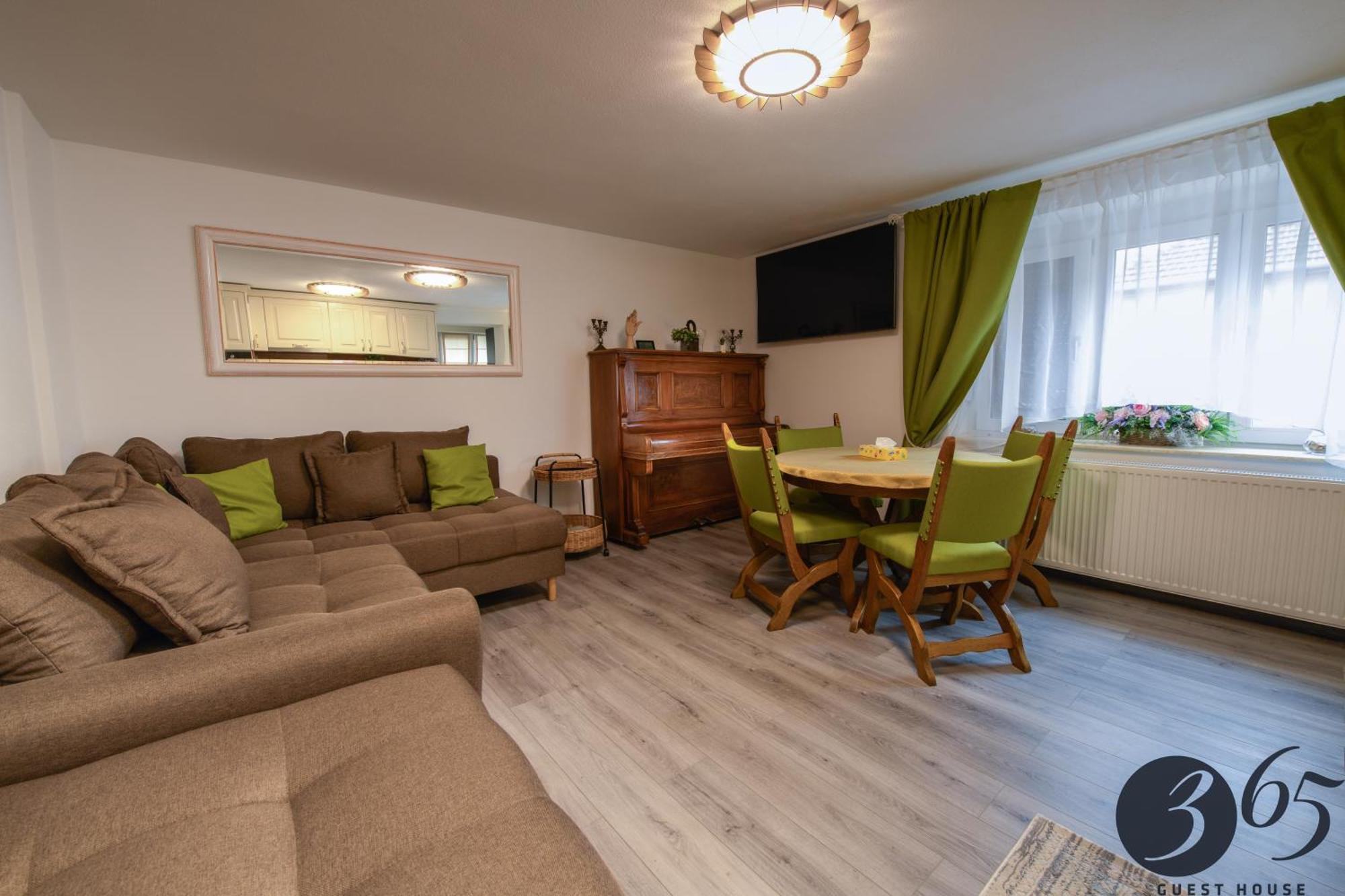 365 Guest House Hunedoara Exterior photo
